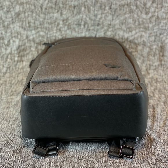 Tumi Harrison Warren Backpack Bag 142073-1374 - Picture 11 of 11